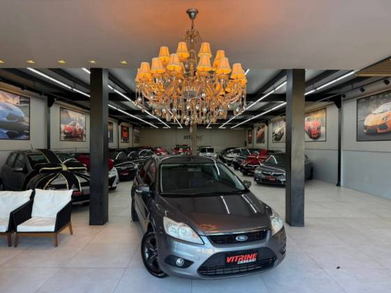 FORD FOCUS 1.6 GLX 8V FLEX 4P MANUAL FORD FOCUS 1.6 GLX 8V FLEX 4P MANUAL